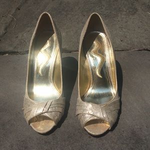 Nina Fultan Mealic Peep-toe Heels Sz 5